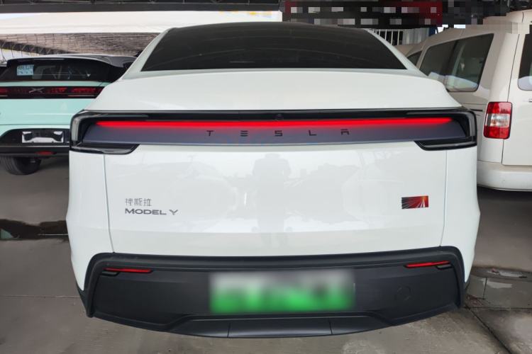 Used Tesla Model Y 2025 Rear-Wheel Drive First Edition
