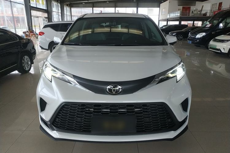 Used Toyota Granvia 2024 2.5L Hybrid Comfort Edition
