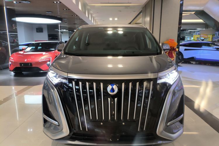 Used Denza D9 2022 EV 600 Four-Wheel Drive Prestige Model
