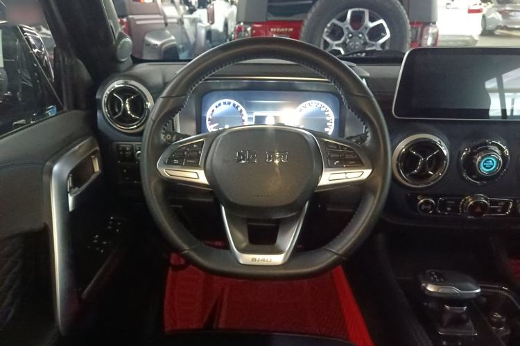 Used  BJ40 2020 2.0T Automatic Four-Wheel Drive Urban Hunter Edition Chivalrous Type
