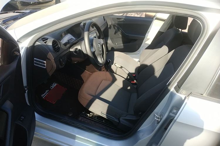 Used Volkswagen Jetta 2015 1.6L Manual Fashion Edition