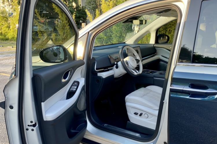 Used VOYAH Dream 2025 PHEV Four-Wheel-Drive Flagship Version – Qiankun Edition
