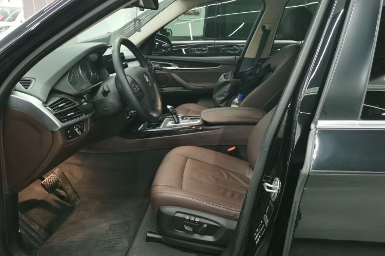 Used BMW X5 2015 xDrive28i
