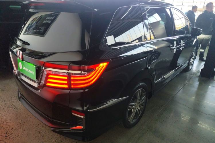 Used Honda Elysion 2019 2.0L Hybrid Supreme Edition
