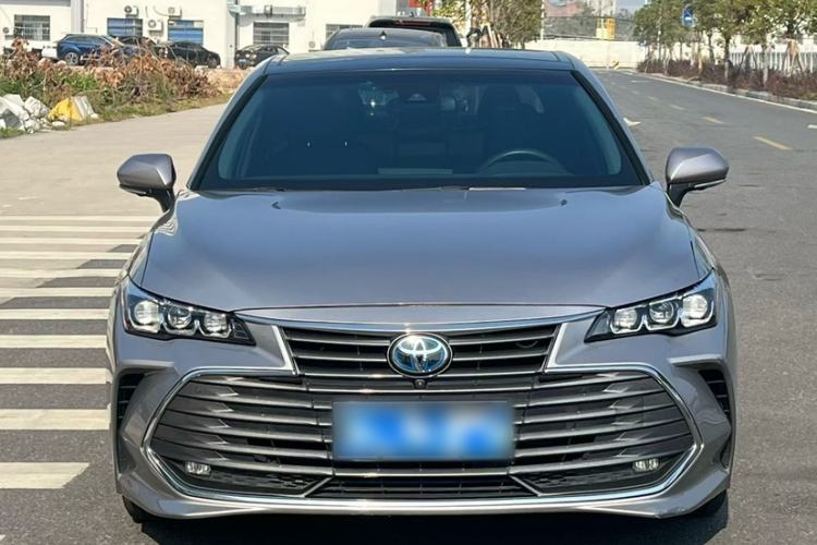 Used Toyota Avalon 2019 Dual-Engine 2.5L XLE Prestige Version China VI Standard
