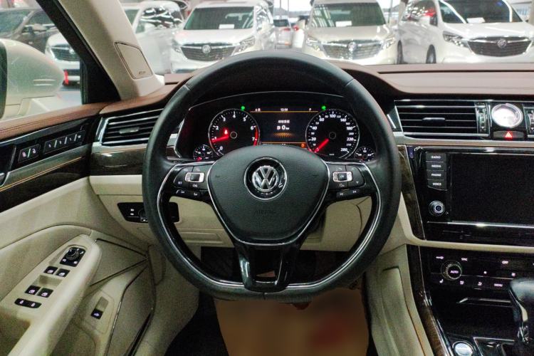 Used Volkswagen Phideon 2016 380TSI Two-Wheel-Drive Executive Version