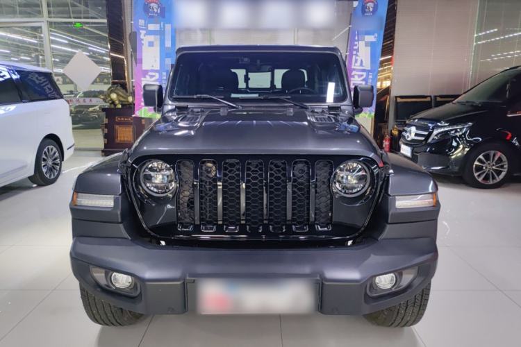 Used  Gladiator 2022 3.6L Pioneer Edition
