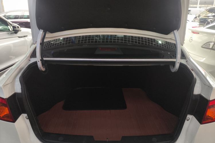 Used Roewe 350 2014 1.5L Automatic Xunyue Version
