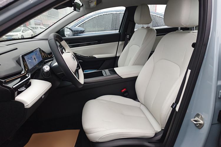 Used Geely Galaxy L6 2023 125km Starship