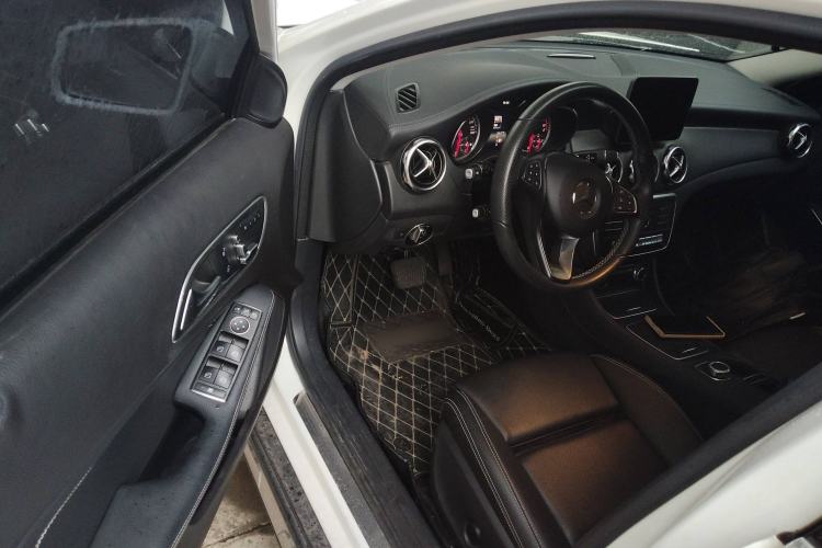 Used Mercedes-Benz GLA 2017 GLA 200 Fashion Model
