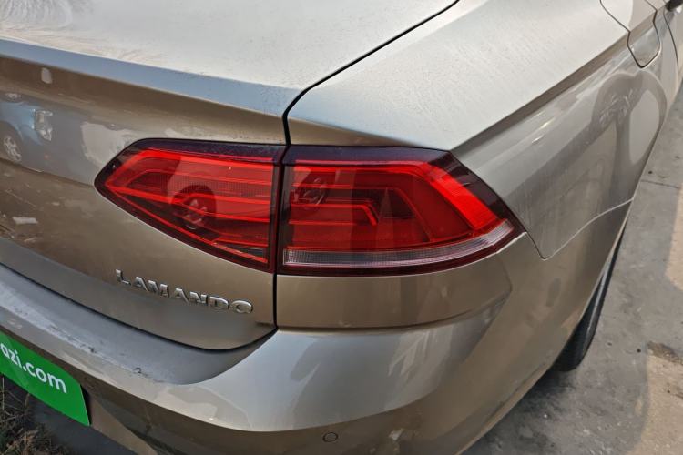 Used Volkswagen Lamando 2017 230TSI DSG Fashion Edition
