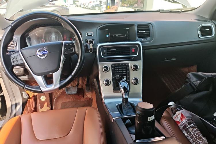 Used Volvo S60 2015 S60L 2.0T Zhiyuan Edition