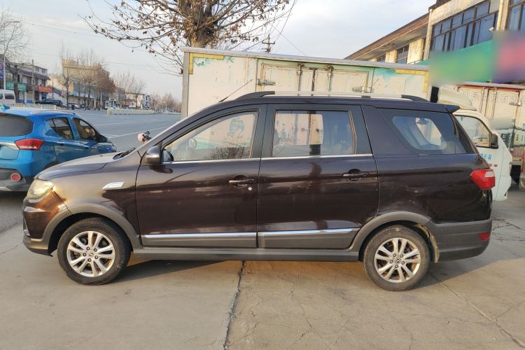 Used Dongfeng Fengon 370 2016 1.5L Manual Luxury Version SFG15-02 7 Seats
