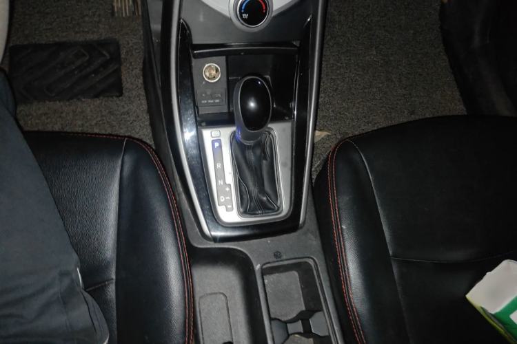 Used Hyundai Elantra 2015 1.6L Automatic Leading Model
