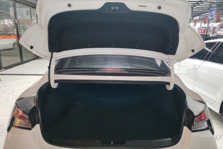 Used Hyundai Elantra 2023 1.5L CVT LUX Prestige Edition
