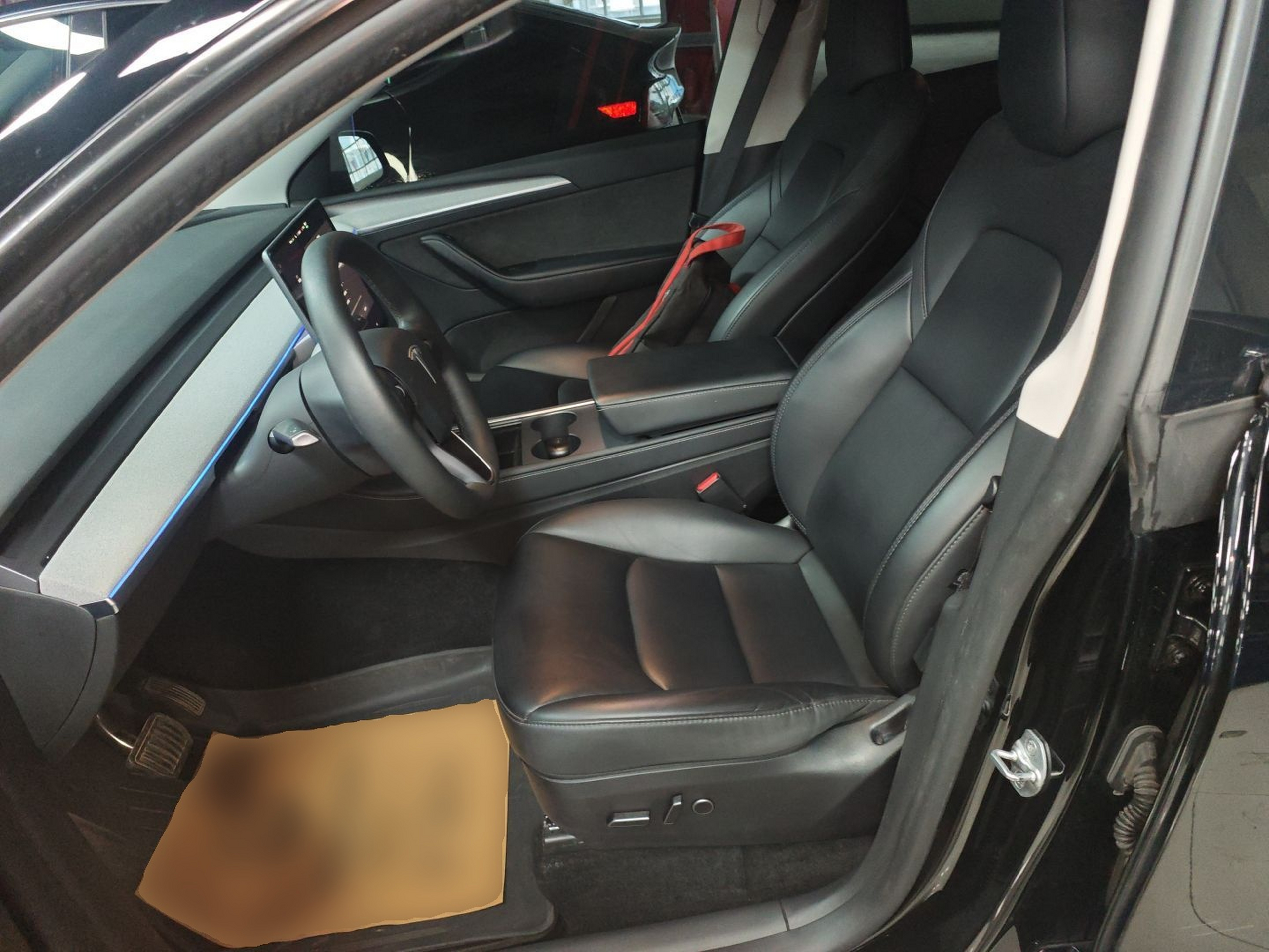 Переднее сиденье в автомобиле