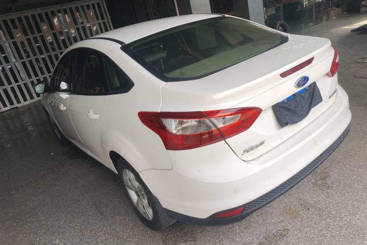 Used Ford Focus 2012 Sedan 1.6L Automatic Fashion Edition