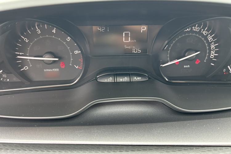 Used Peugeot 2008 2015 1.6L Automatic Playcool Edition
