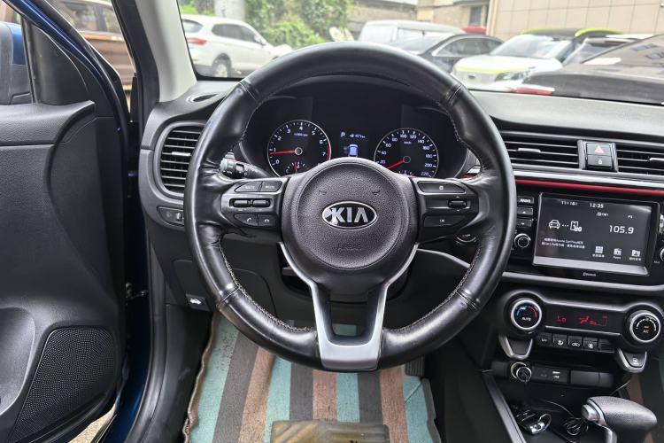 Used Kia KX Cross 2017 1.4L AT GLS
