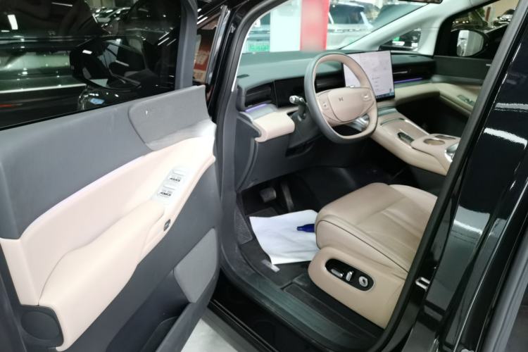 Used XPeng X9 2025 740 Ultra-Long Range Max