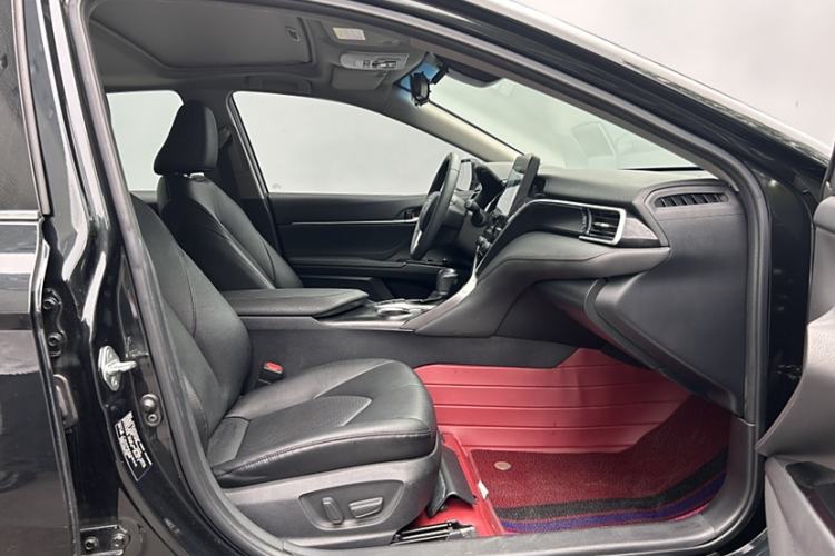 Used Toyota Camry 2021 2.0G Luxury Edition
