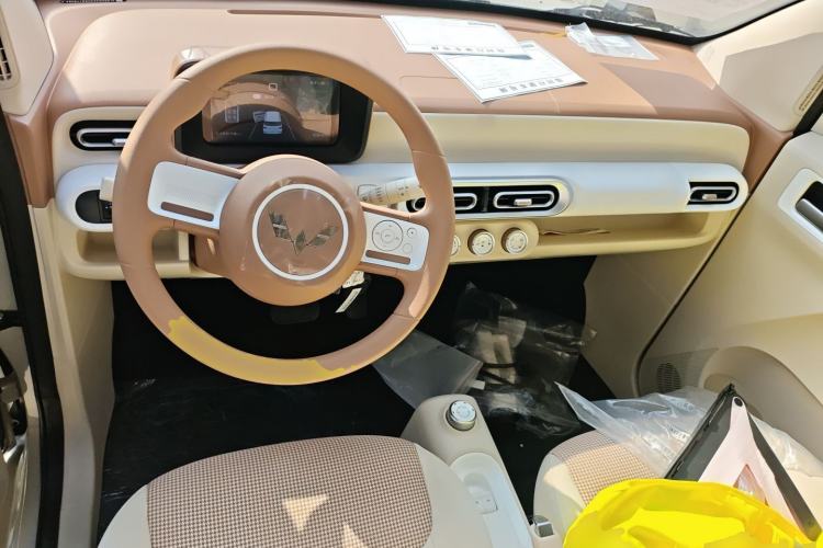 Used Wuling Hongguang MINIEV 2024 3rd Generation 215km Youth Edition
