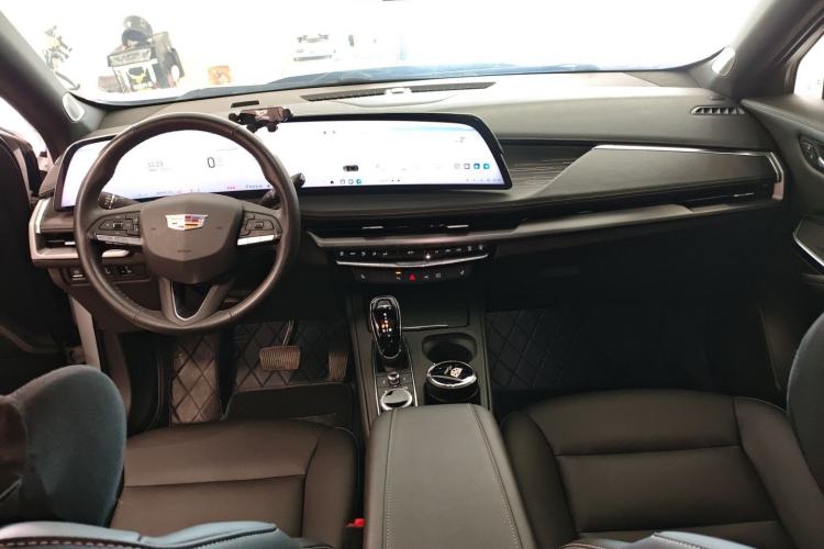 Used Cadillac XT4 2024 28T Two-Wheel-Drive Luxury Version
