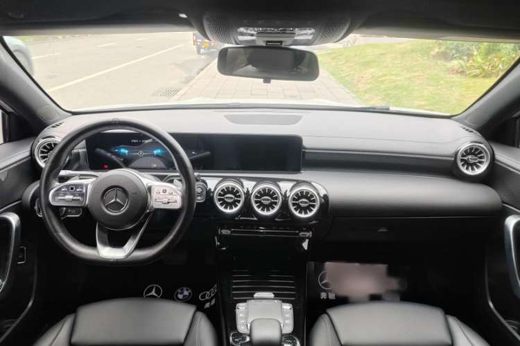 Used Mercedes-Benz A-Class 2022 Restyled A 200 L Sport Sedan Fashion Version
