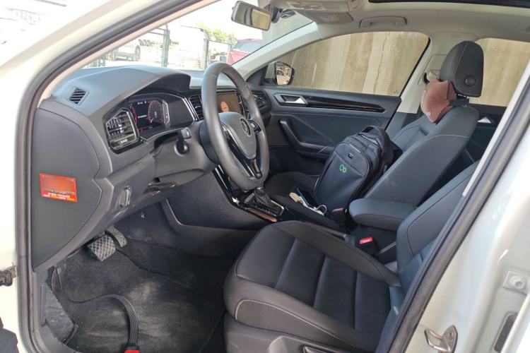 Used Volkswagen T-ROC 2021 280TSI DSG Two-Wheel Drive Comfort Connect Edition
