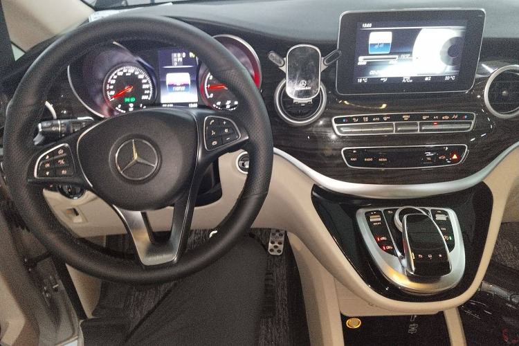 Used Mercedes-Benz V-Class 2016 V 260 Avantgarde Edition