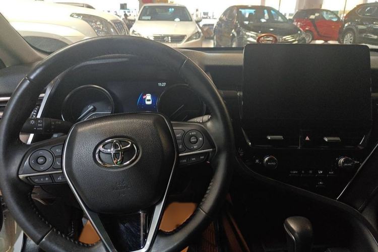 Used Toyota Camry 2021 2.0G Luxury Edition
