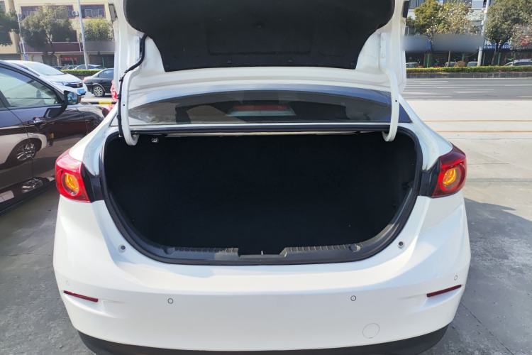 Used Mazda Mazda 3 Axela 2017 Sedan 1.5L Automatic Luxury Model Emission Standard China V
