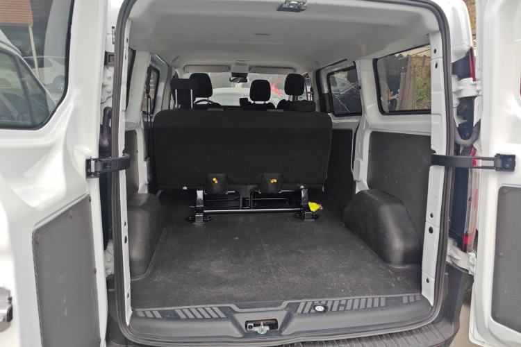 Used Ford Transit 2023 2.0T Gasoline Manual Multifunction Commercial Vehicle Short Wheelbase Low Roof 5/6 Seats
