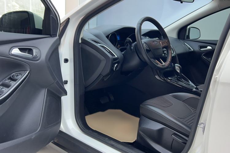 Used Ford Focus 2020 Hatchback Classic 1.5L Automatic Trendy Model
