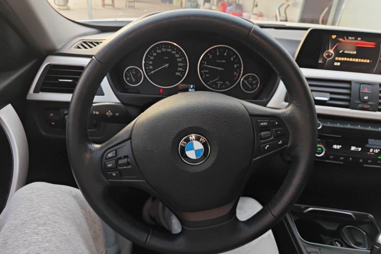 Used BMW 3 Series 2016 320Li Fashion Model
