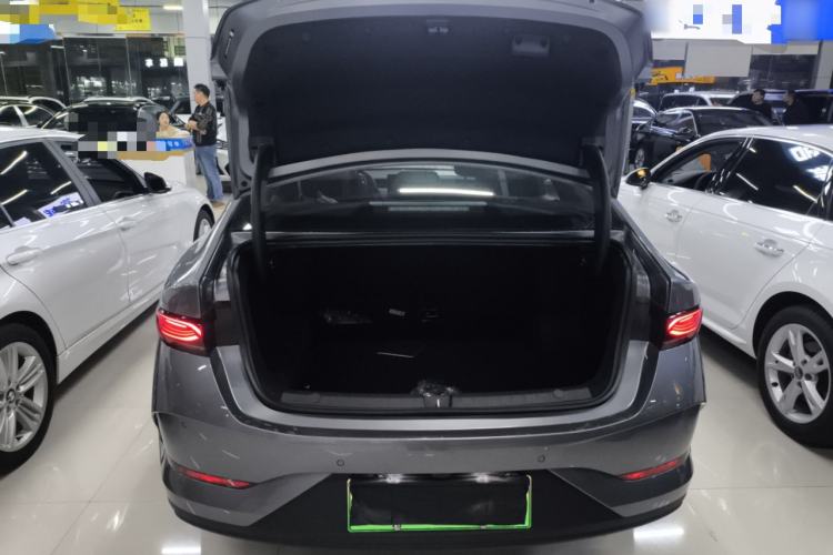 Used BYD Qin PLUS 2025 DM-i Smart Drive 55KM Leading Model
