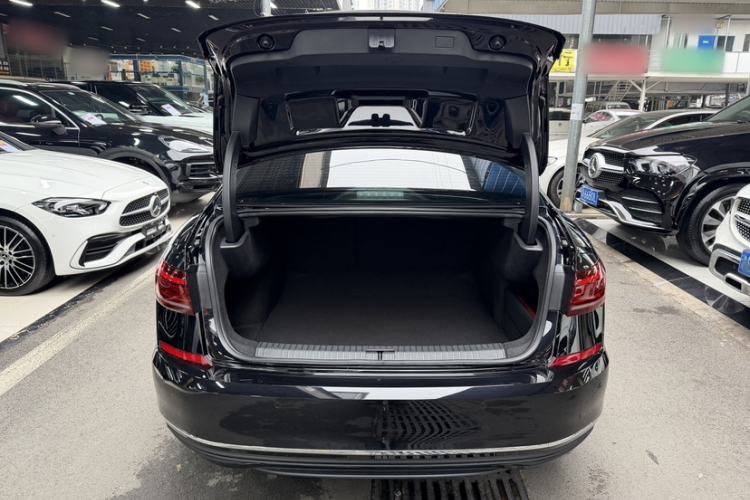 Used Volkswagen Passat 2025 Outstanding Model 330TSI Starry Elite Edition