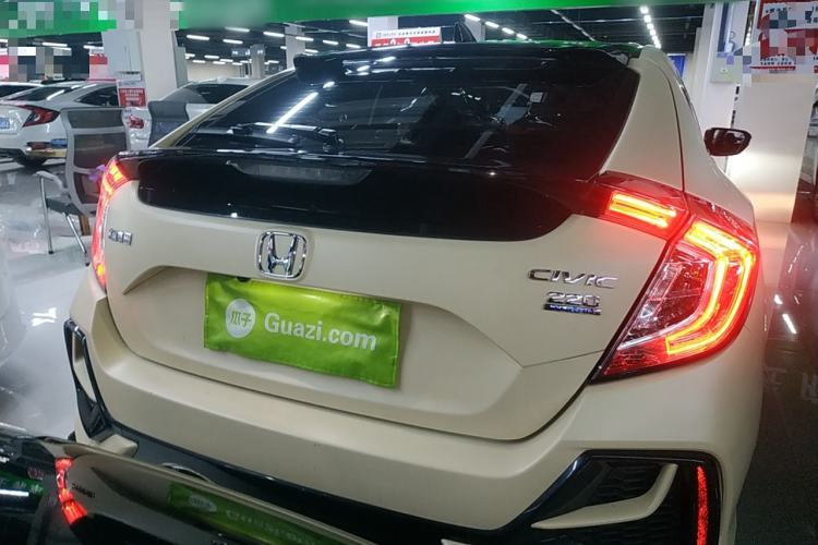 Used Honda Civic 2021 HATCHBACK 220TURBO CVT New Trendsetter
