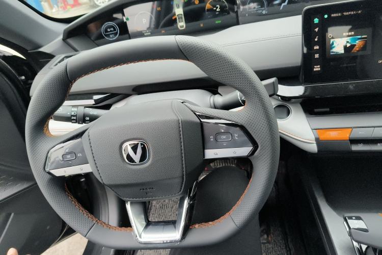 Used Changan UNI-V iDD 2024 Blue Whale Smart Electric iDD 136km ZhiKu Model
