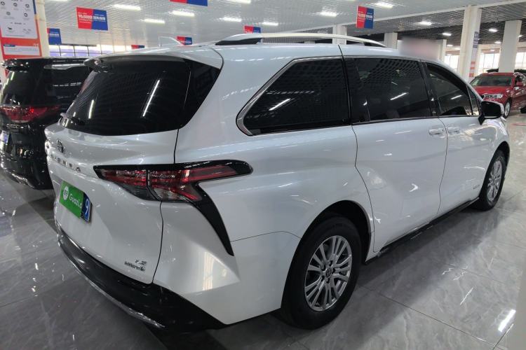 Used Toyota Sienna 2021 2.5L Hybrid Comfort Edition