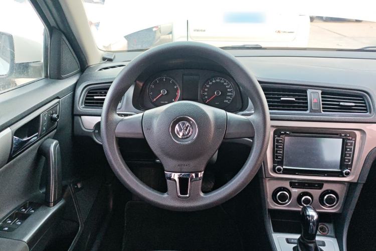 Used Volkswagen Lavida 2013 Revised Classic 1.6L Automatic Fashion Edition