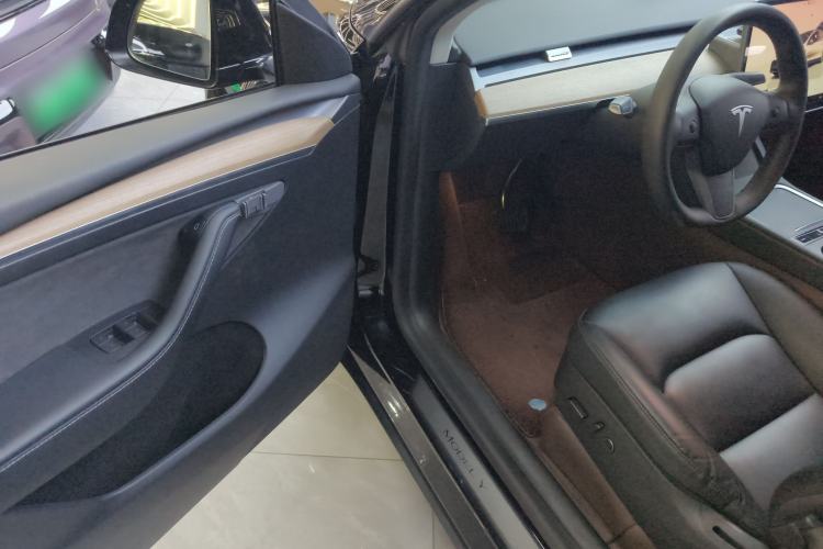 Used Tesla Model Y 2022 Rear-Wheel-Drive Version
