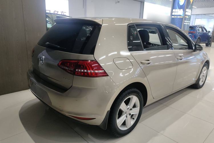 Used Volkswagen Golf 2016 230TSI Automatic Comfort Version
