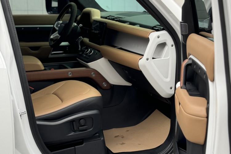 Used Land Rover Defender 2024 110 3.0T P400 Dark Edition
