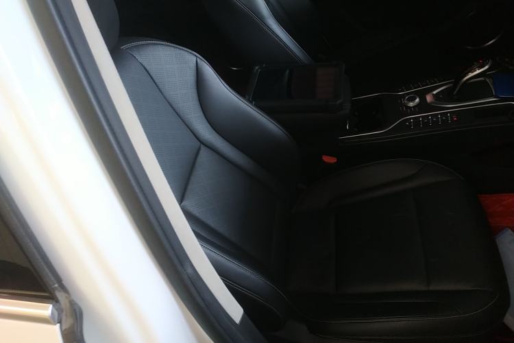 Used Wey VV6 2018 2.0T Two-Wheel-Drive Ultra-Luxury Version China V Standard
