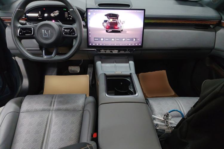 Used Zeekr 7X 2025 100 kWh Long-Range Rear-Wheel Drive with Intelligent Driving Features
