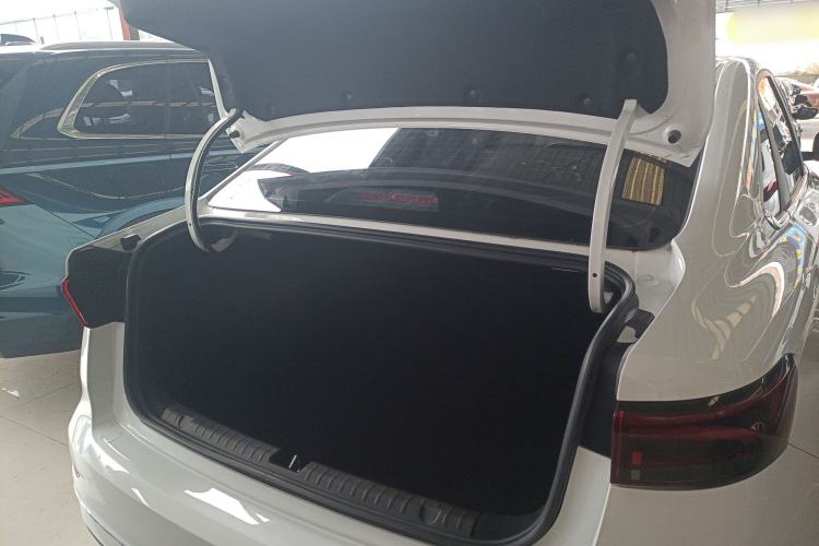 Used Geely Auto Emgrand 2025 4th Generation 1.5L CVT Luxury Version
