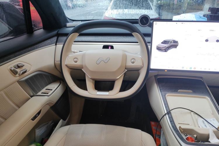 Used ONVO Luxeed L90 2025 Model—Ultra Six-Seater Version