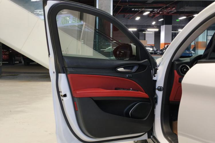 Used Alfa Romeo Stelvio 2017 2.0T 200HP Elite Edition