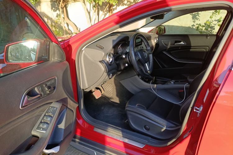 Used Mercedes-Benz GLA 2015 GLA 220 4MATIC Fashion Model
